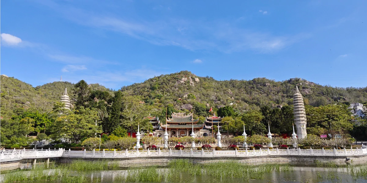 Cultural Reflection at Nanputuo Temple